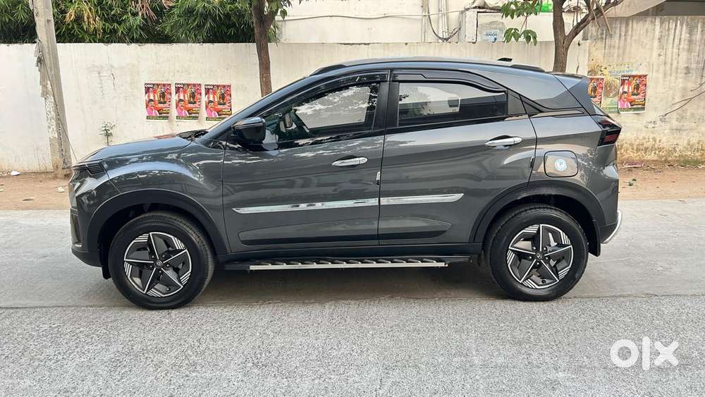 Tata Nexon Creative Plus S 1.2 Revotron Petrol 6 Amt Dt, 2024, Petro..
