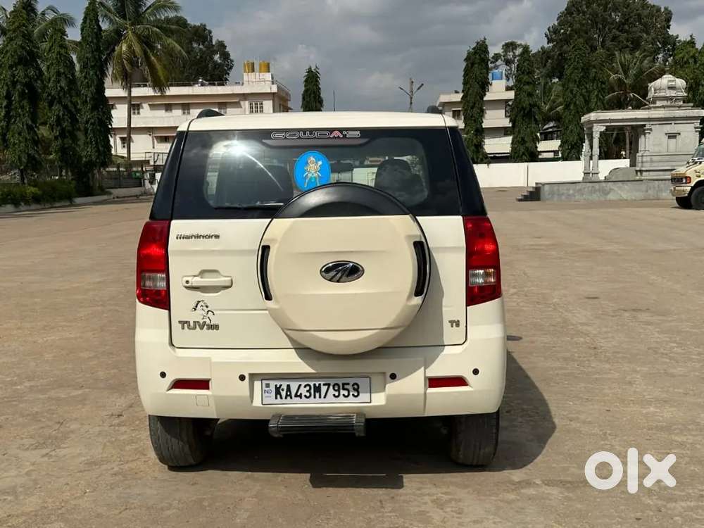 Mahindra Tuv 300 T8 2016 Car