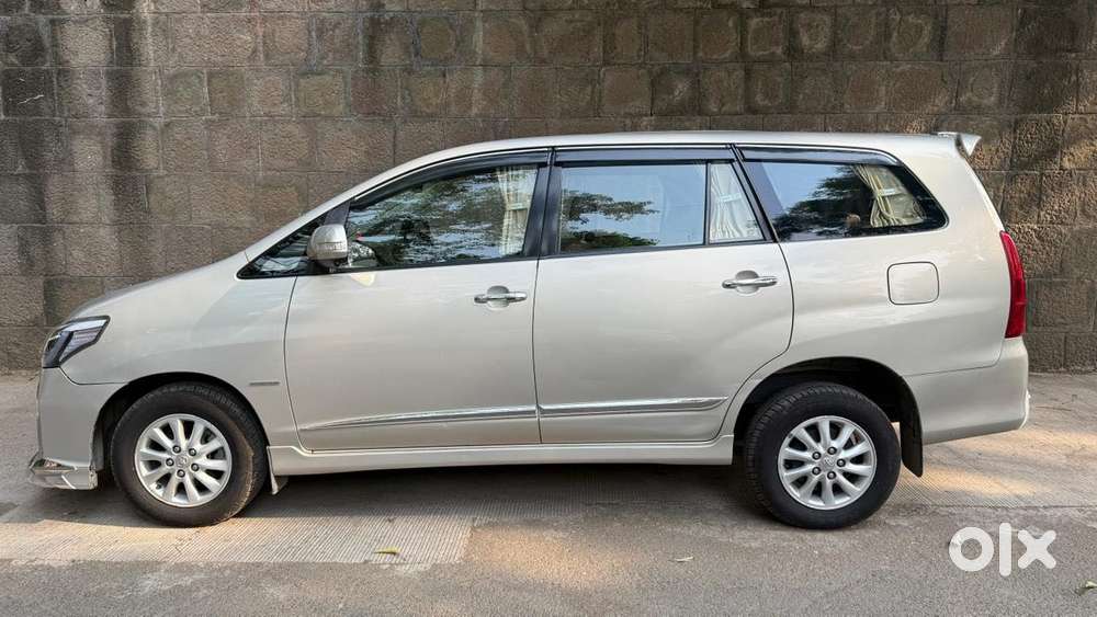 Toyota Innova 2.5 G (diesel) 8 Seater Bs Iv, 2015, Diesel