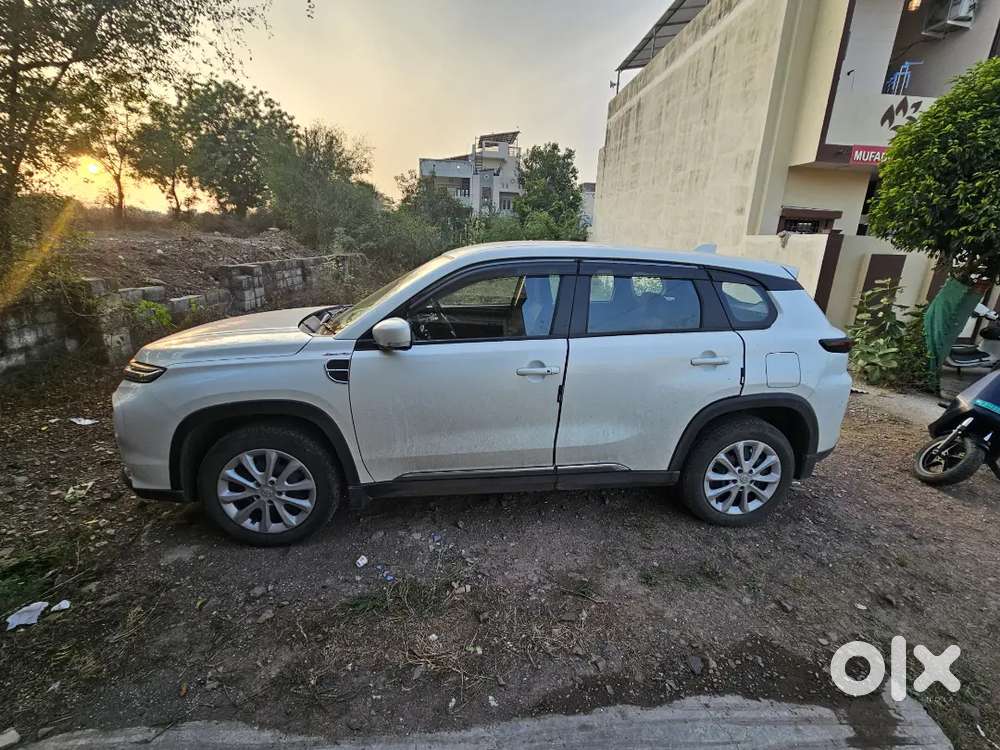 Toyota Hyryder S 
White Colour 
Automatic, Neo Drive