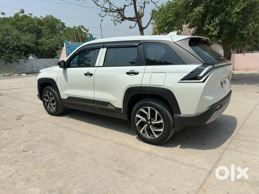 Maruti Suzuki Victoris Lxi Cng 2025