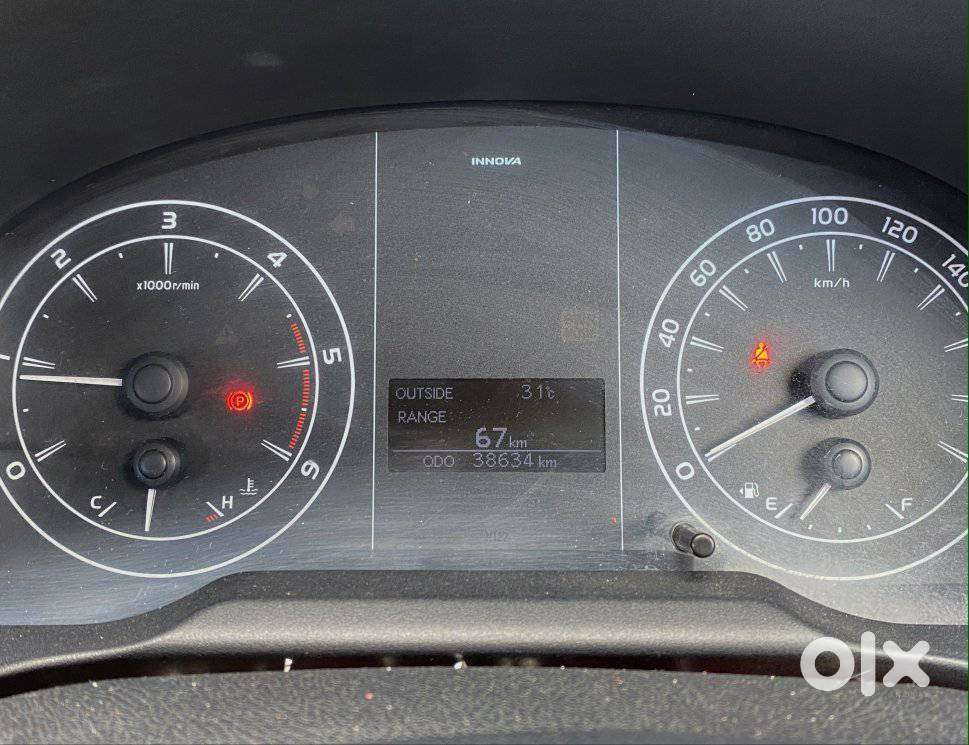 Toyota Innova Crysta [2020-ongoing] 2.4 Gx 7 Str, 2023, Diesel