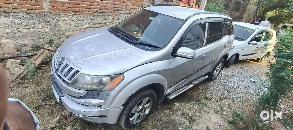 Selling Xuv500 W8