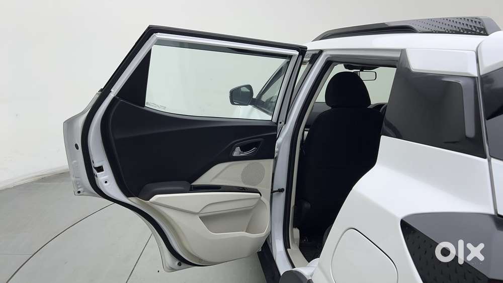 Mahindra Xuv 3xo Ax5 Ds Mt, 2024, Diesel