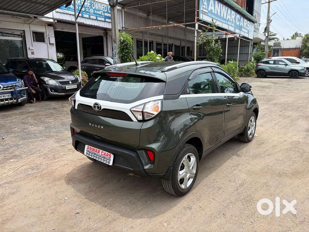 Tata Nexon 1.5 Revotorq Xm (s), 2023, Petrol