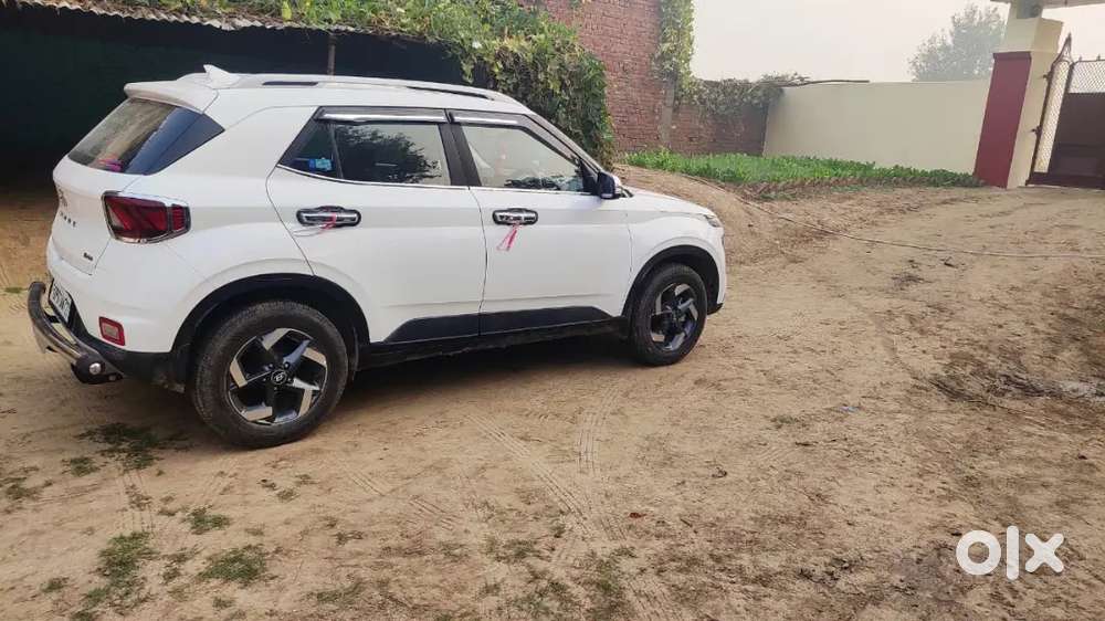 Hyundai Venue Petrol Manual 2021