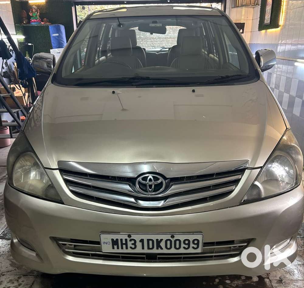 Toyota Innova 2.5 7seater 2011