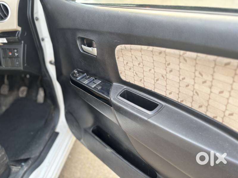 Maruti Suzuki Wagon R Stingray 1.0 Vxi Plus, 2017, Petrol