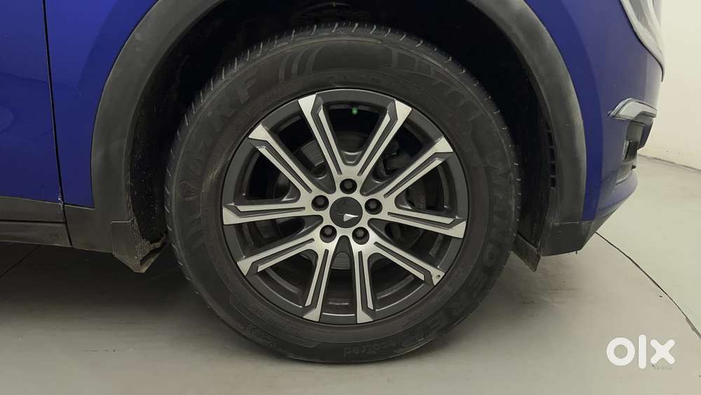 Mahindra Xuv700 2.2 Ax 7 Diesel At Luxury Pack Str, 2021, Diesel