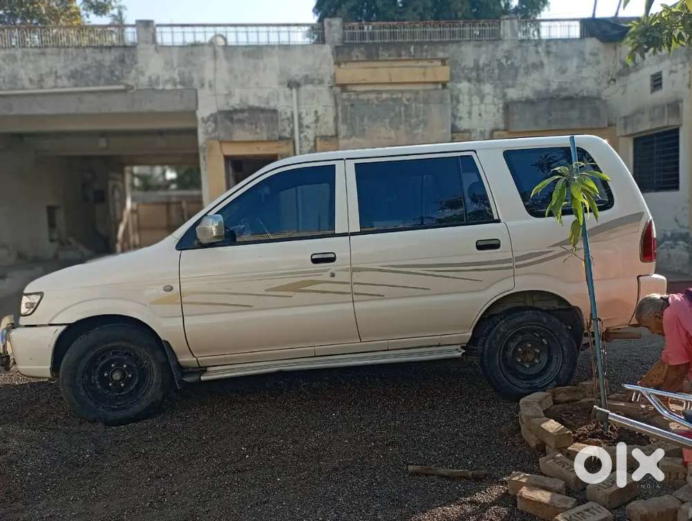Chevrolet Tavera Elite Lt 2011