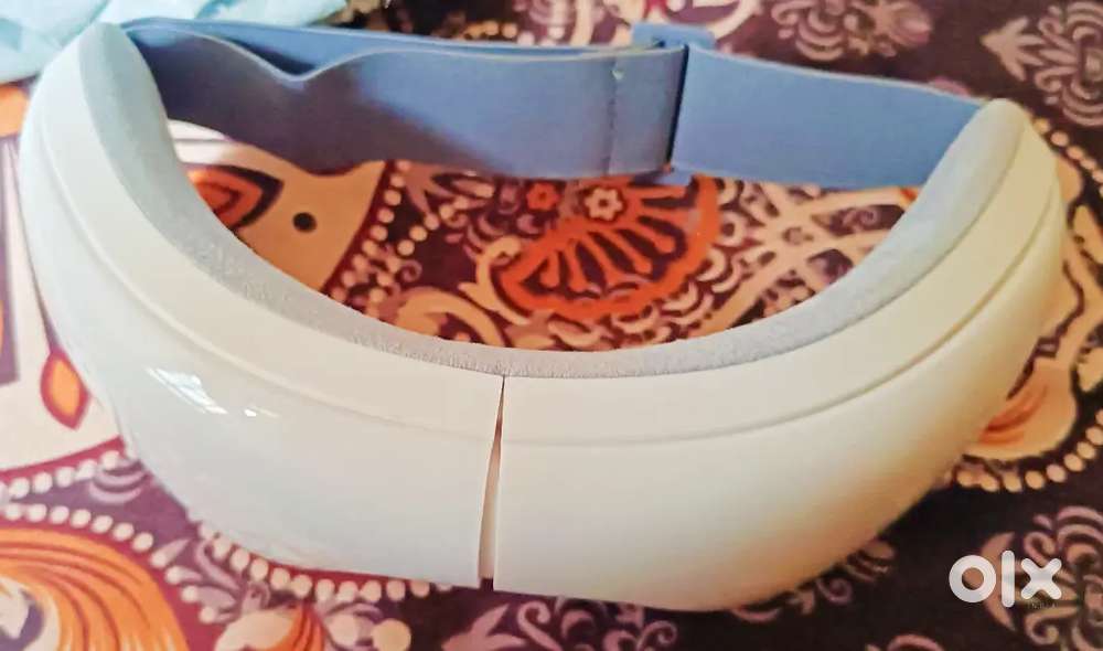 Eye massager