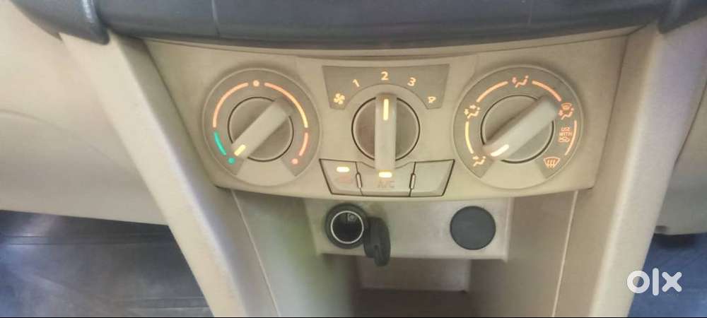 Maruti Suzuki Swift Dzire (2012)(petrol)