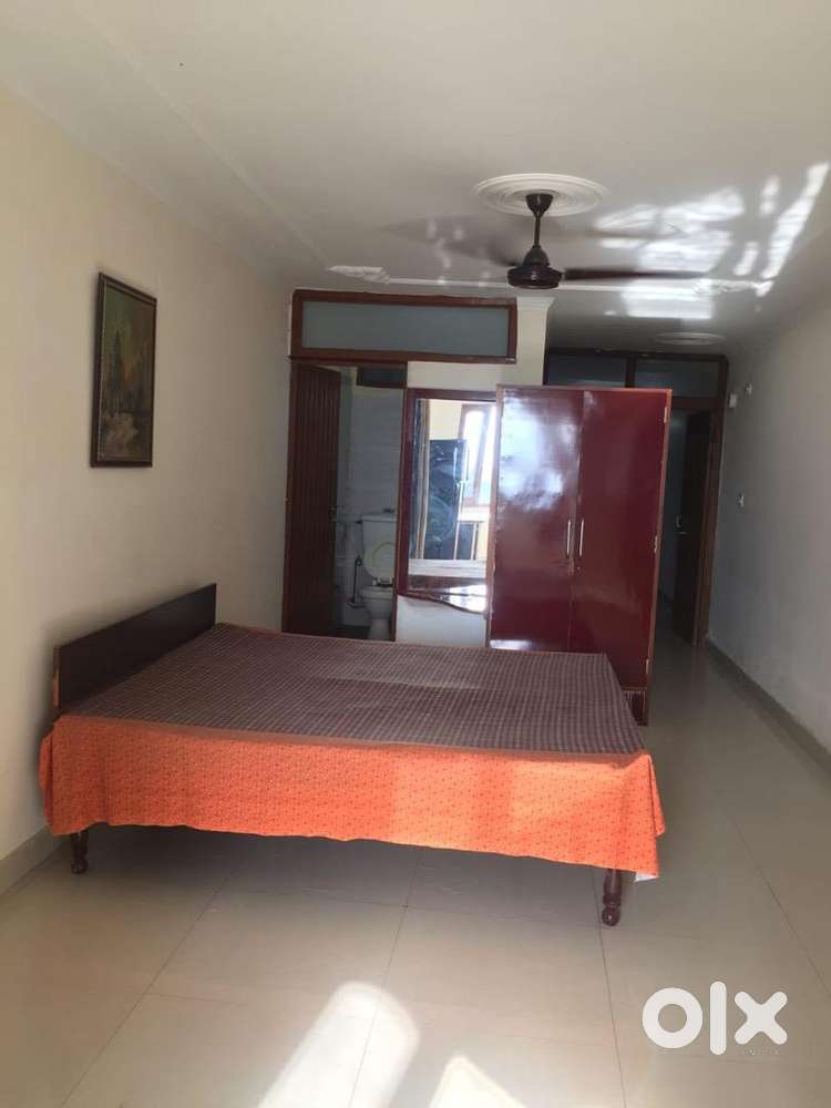 Room on rent single male executive or small family For Rent Houses