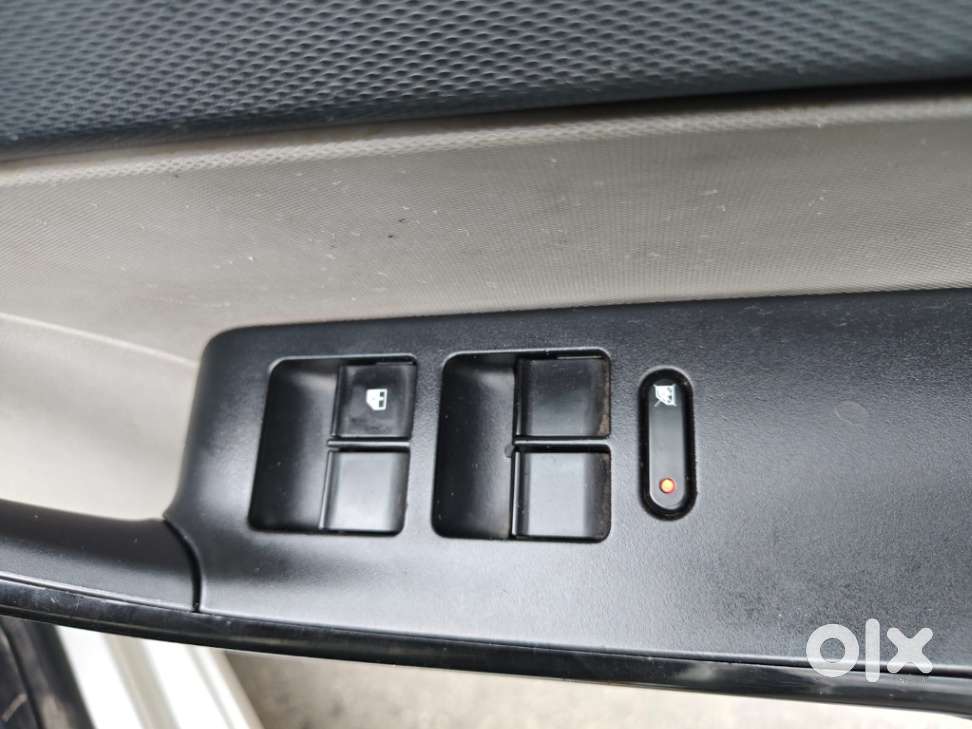 Tata Tiago 1.2 Revotron Xt, 2018, Petrol