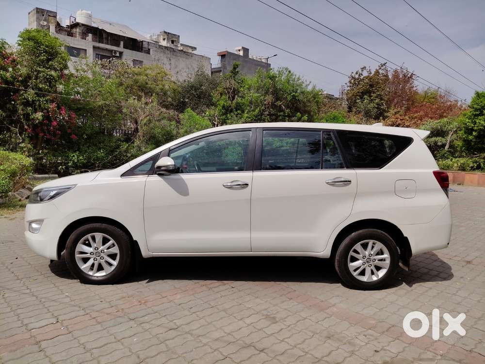 Toyota Innova Crysta 2.7 V, 2018, Petrol
