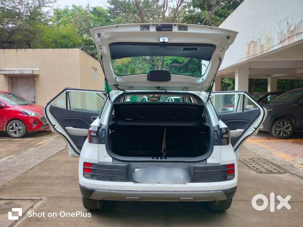 Hyundai Venue 1.0 Sx (o) Turbo Dct — Excellent Condition