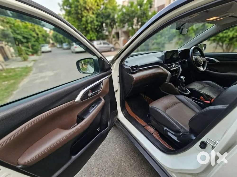 Toyota Urban Cruiser Hybrid Edition | Top End Dual Tone | Vip Number