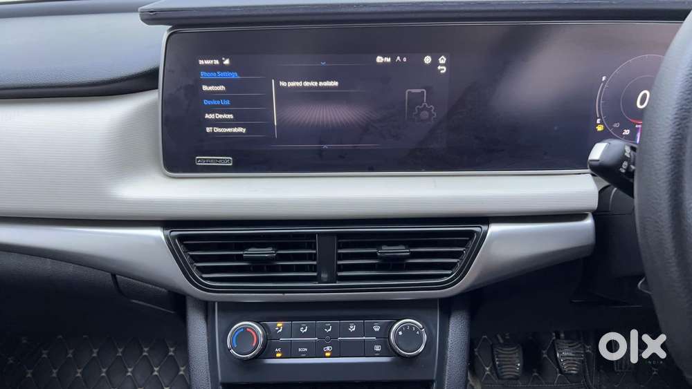 Mahindra Xuv700 2.0 Ax 5 Petrol Mt Str, 2022, Petrol