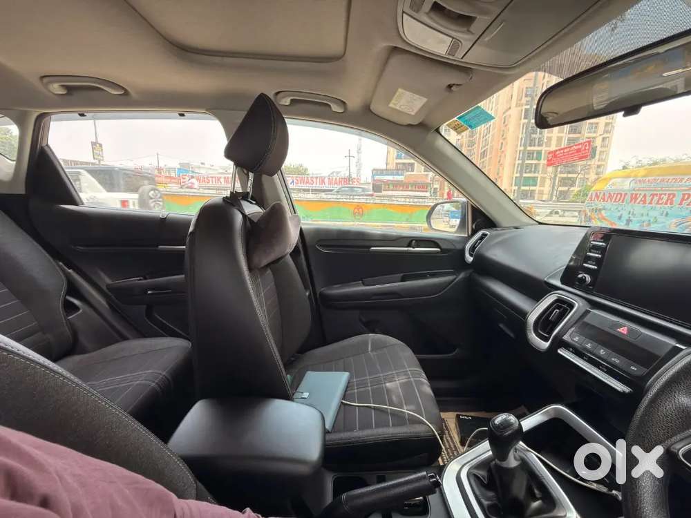 New Condition Kia Sonet Petrol Automatic Sale Urgent