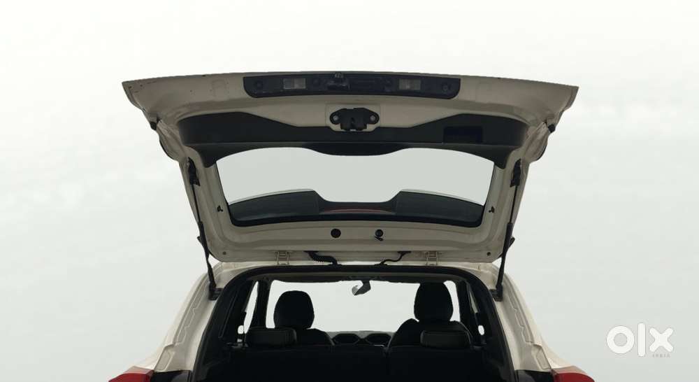 Nissan Magnite 1.0 Xv Premium, 2021, Petrol