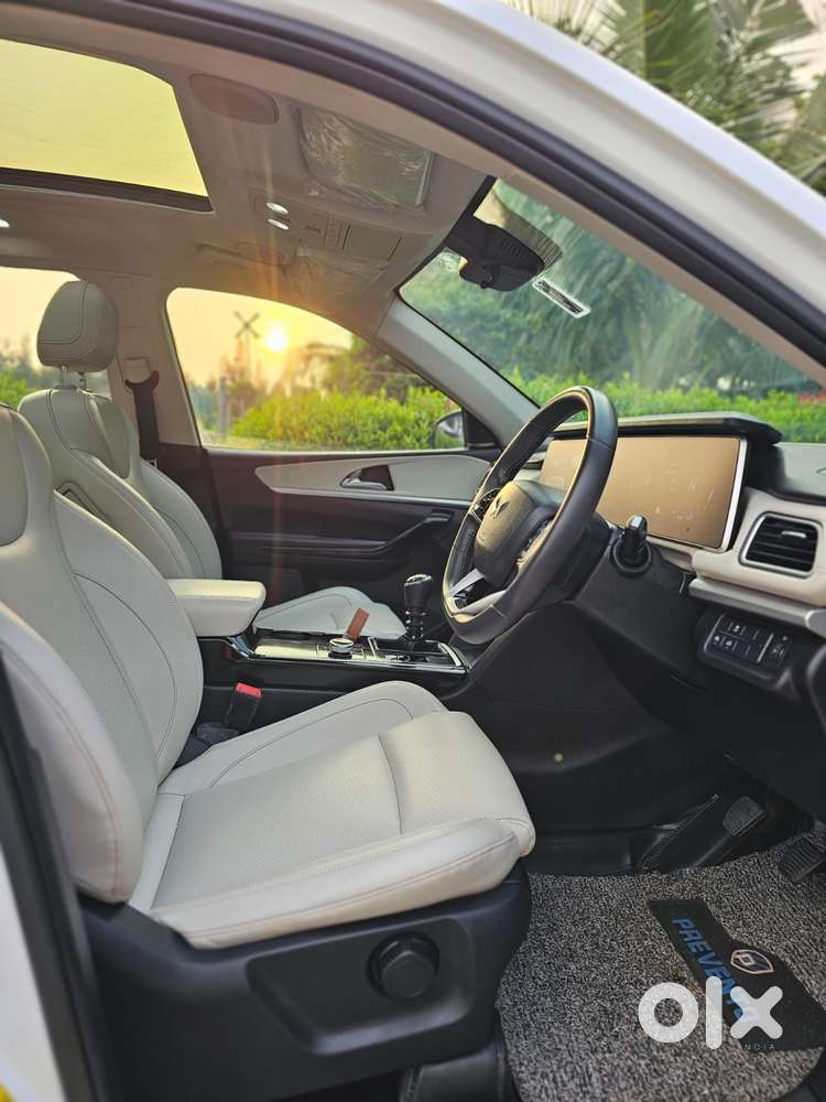 Mahindra Xuv700 2.2 Ax 7 Diesel Mt Luxury Pack Str, 2023, Diesel