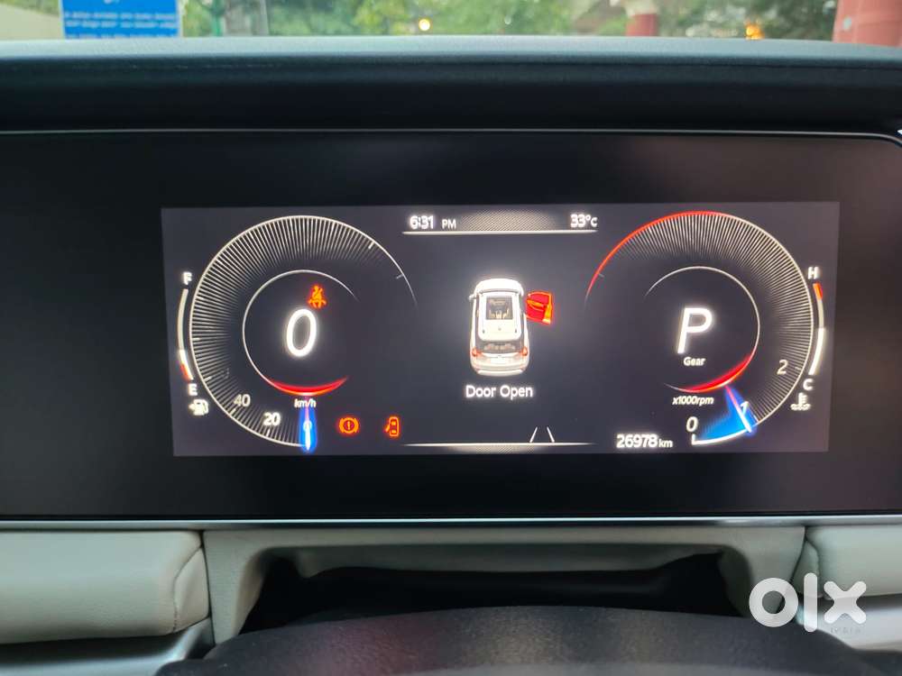 Mahindra Xuv700 2.2 Ax 7 Diesel At Luxury Pack Str Awd, 2023, Diesel