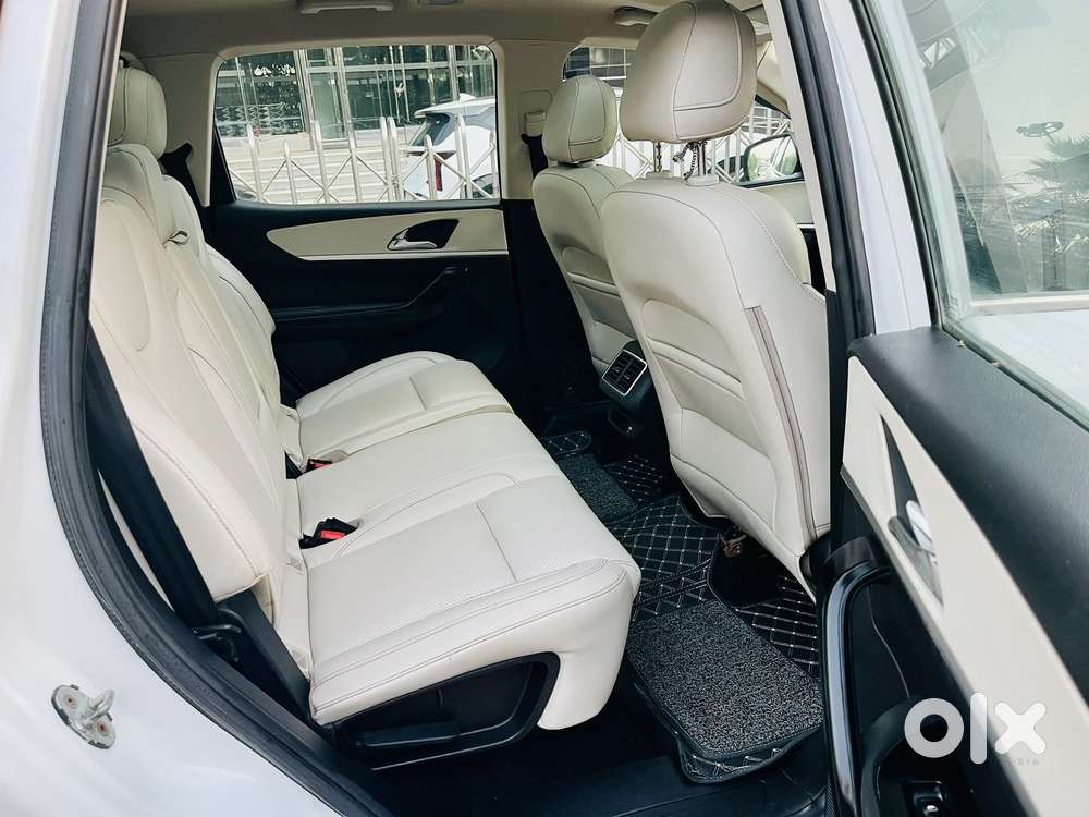 Mahindra Xuv700 2.2 Ax 7 Diesel At Luxury Pack Str, 2023, Diesel