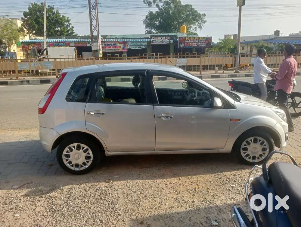Ford Figo 1.4 Duratorq 2015 All Good Condition Car Desil No Time Pass