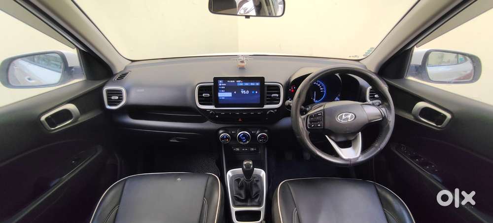 Hyundai Venue S(o) Knight Edition Mt, 2021, Petrol