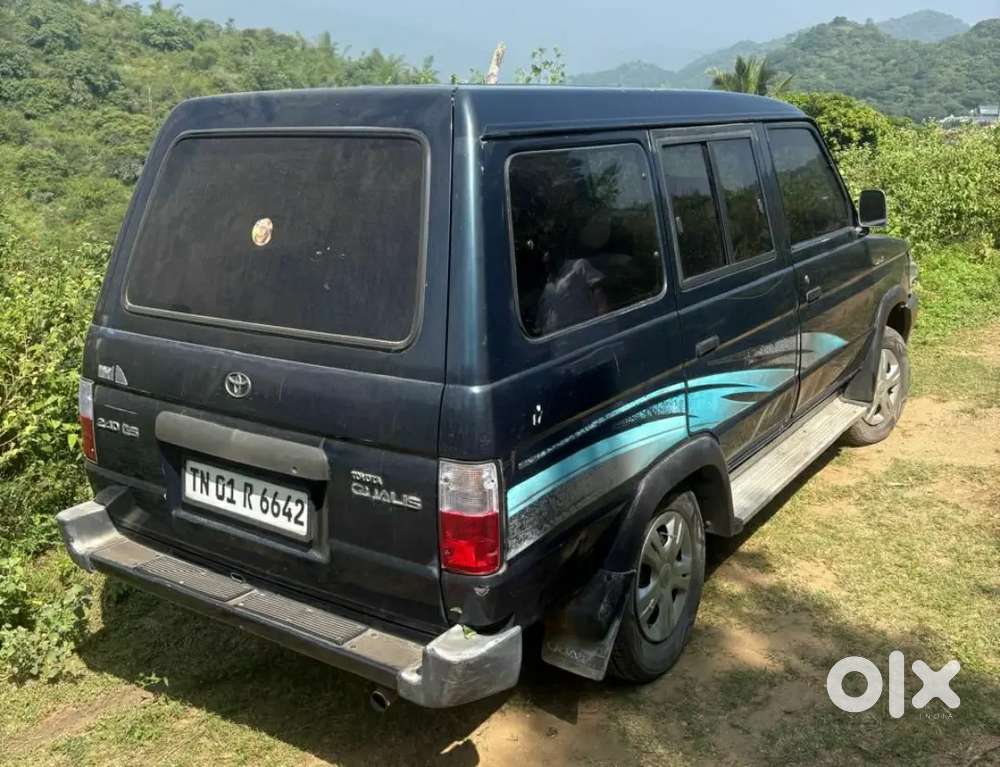 Toyota Qualis 2004 Diesel 200000 Km Driven