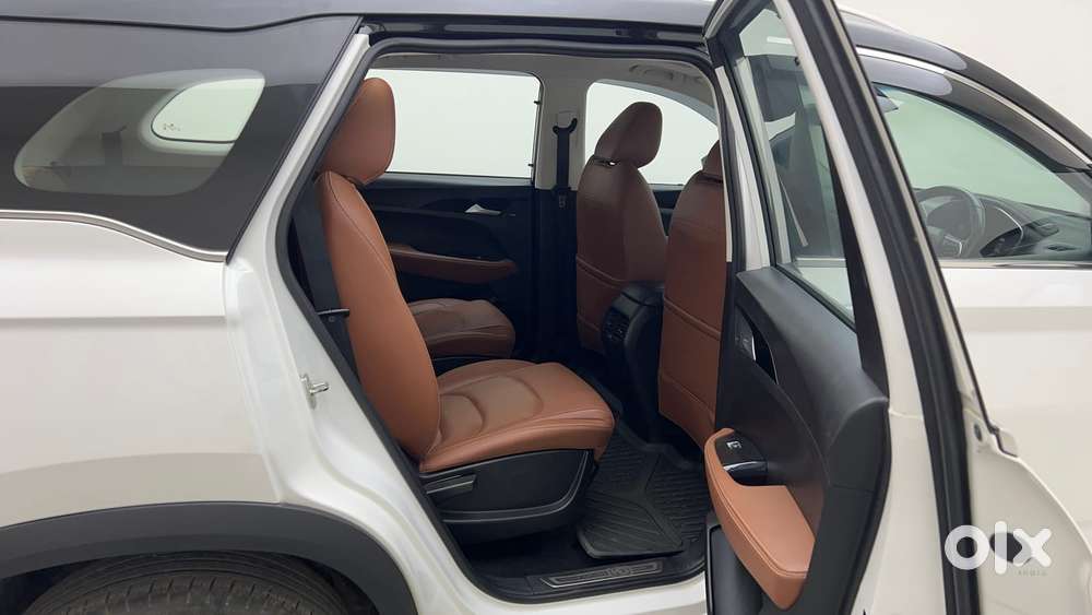 Mg Hector Plus 1.5 Sharp Turbo Cvt 6 Str, 2022, Petrol