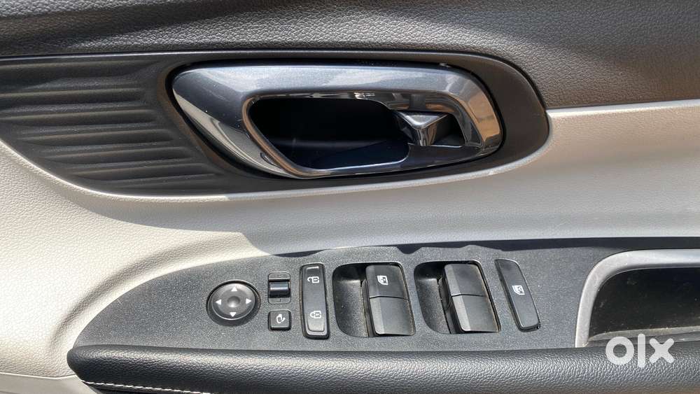 Hyundai New I20 1.2 Asta (o) Mt, 2023, Petrol