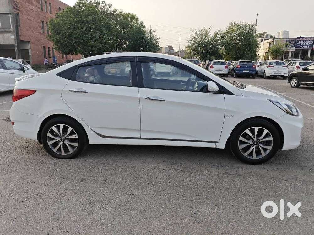 Hyundai Verna Fluidic 1.6 Vtvt Sx, 2014, Petrol