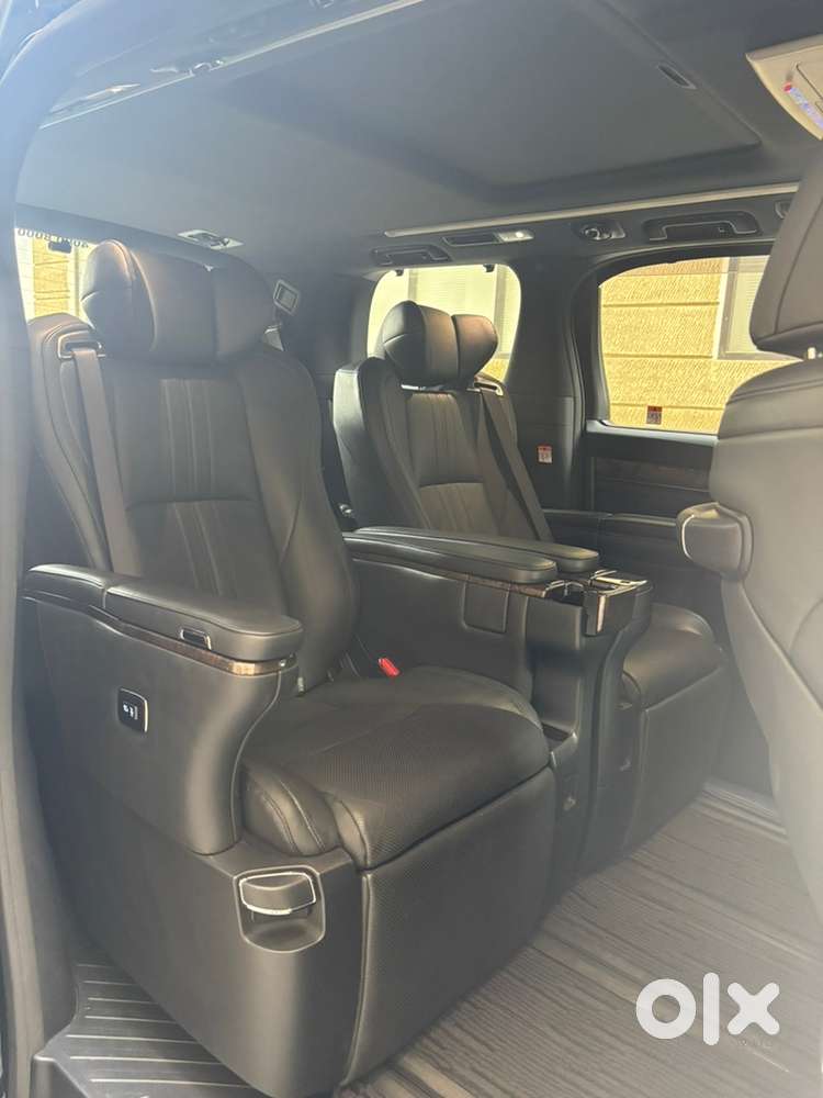 Toyota Vellfire Hybrid 2022