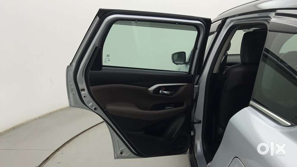 Toyota Urban Cruiser Hyryder V Hybrid Aero Edition, 2023