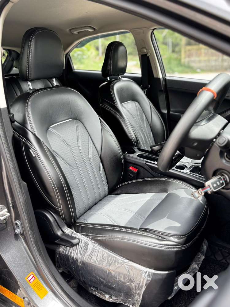 Tata Nexon Smart Plus1.2 Revotron Petrol 5 Mt, 2025, Cng & Hybrids