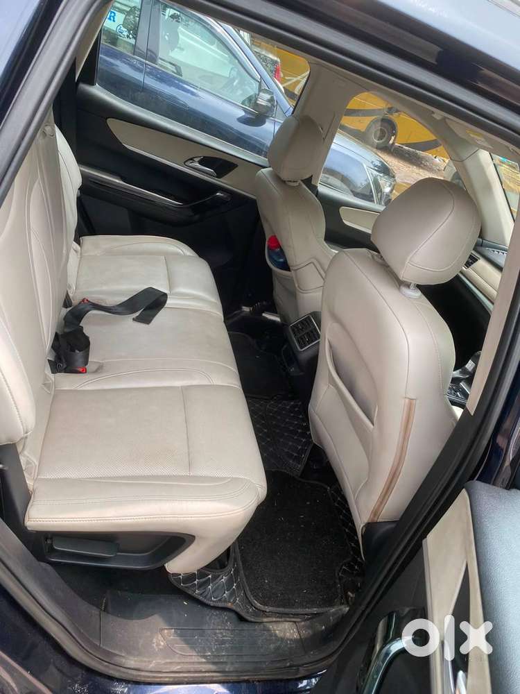 Mahindra Xuv700 Diesel 19/04/2022  Top Variant 7 Seater Vip Nmbr 0077