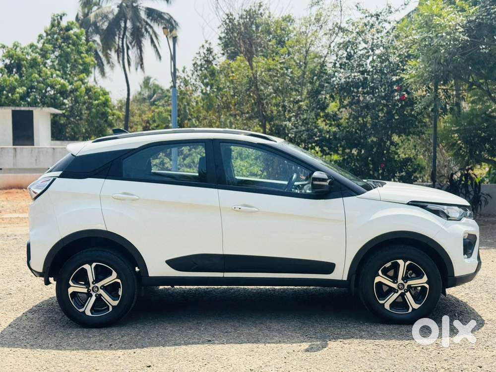 Tata Nexon 1.2 Revotron Xza Plus (o) Amt, 2023, Petrol