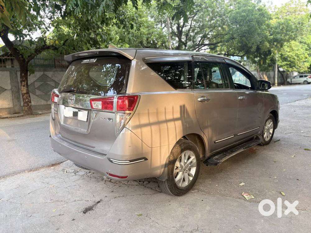 Toyota Innova Crysta 2.4 V 8 Str, 2016, Diesel