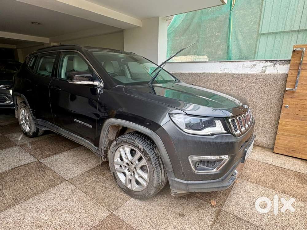 Jeep Compass 2017 Diesel Black Well Maintained  – Gurgaon