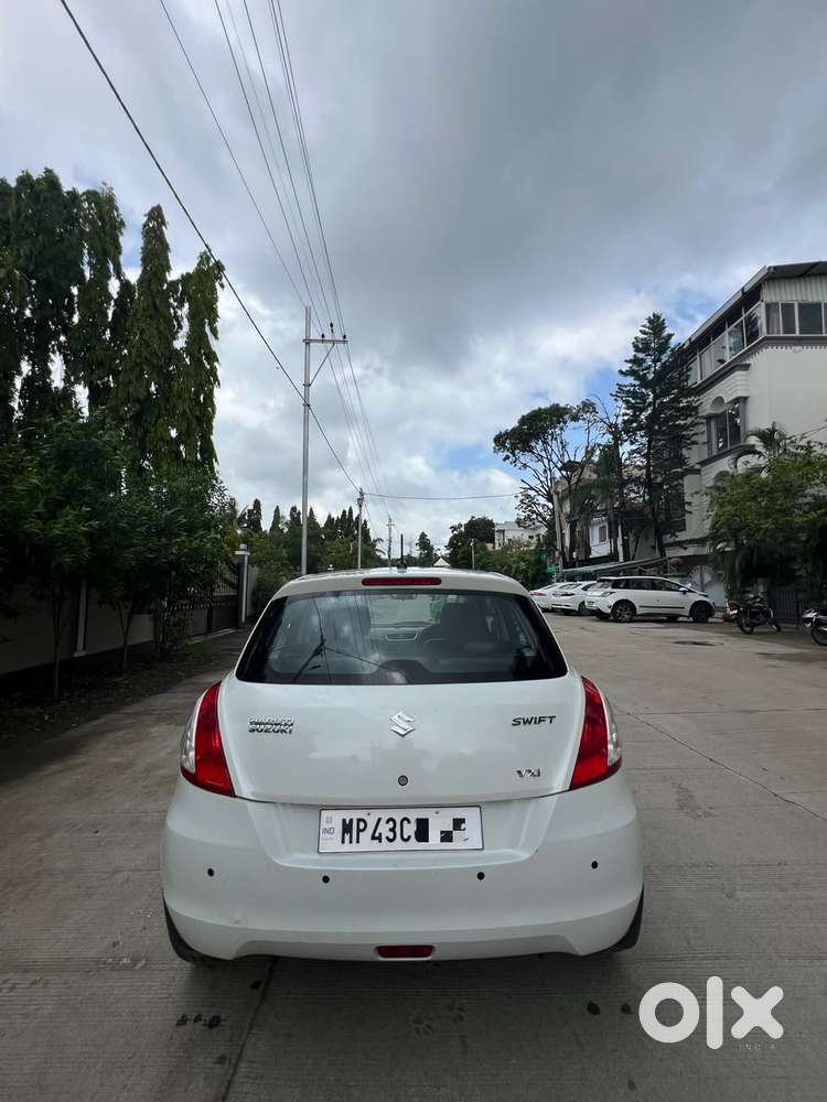 Maruti Suzuki Swift Vxi + Manual, 2015, Petrol