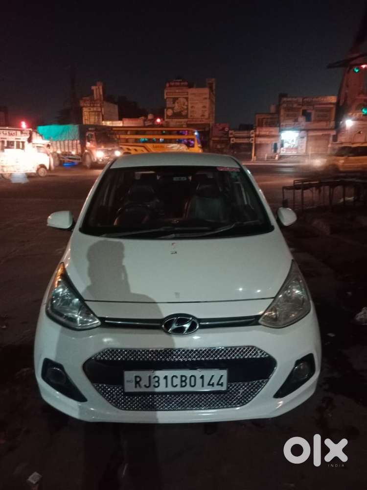 Hyundai Xcent 2016 Diesel 120000 Km Driven
