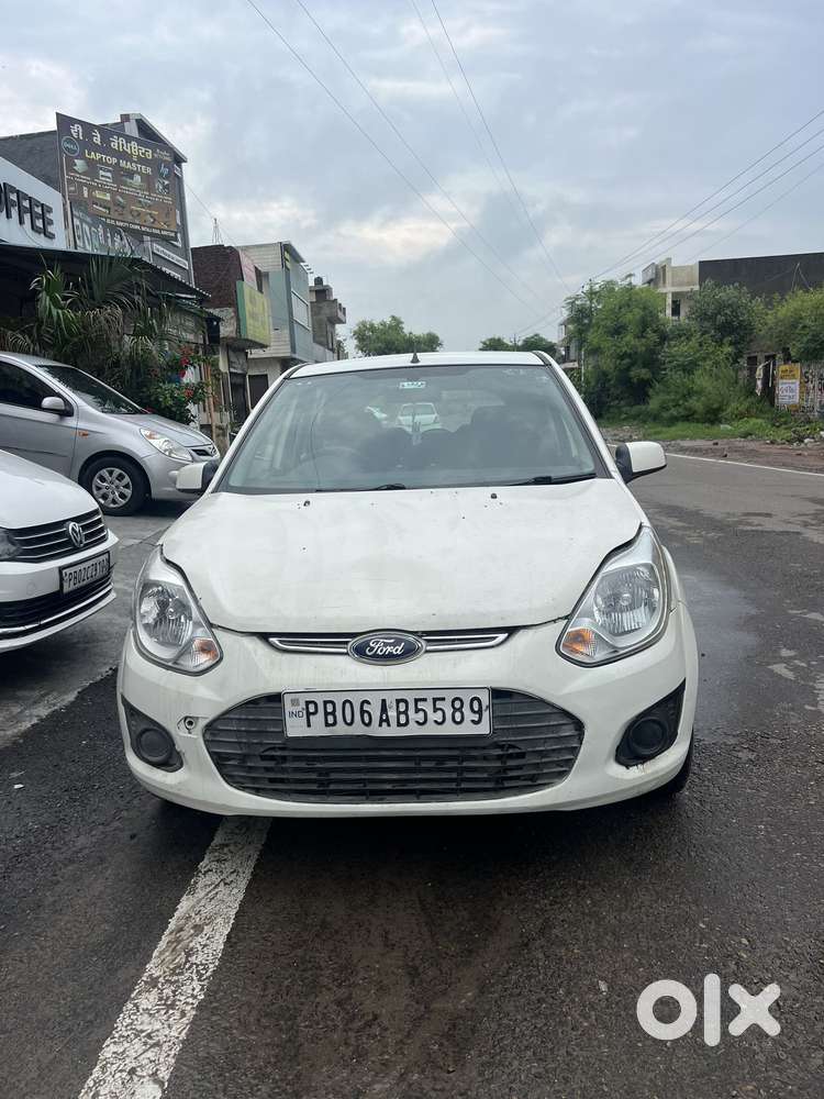 Ford Figo 1.2p Titanium Mt, 2015, Petrol