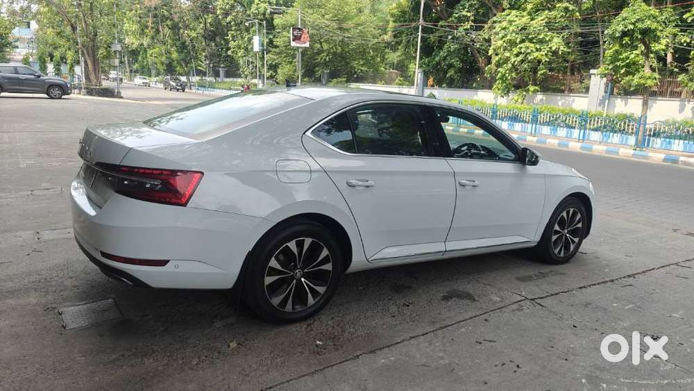 Skoda Superb 2.0 L&k Tsi At, 2022, Petrol