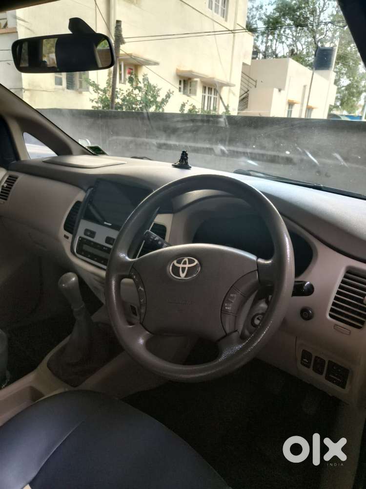 Toyota Innova 2.5 Vx 8 Str Bs-iii, 2010, Diesel