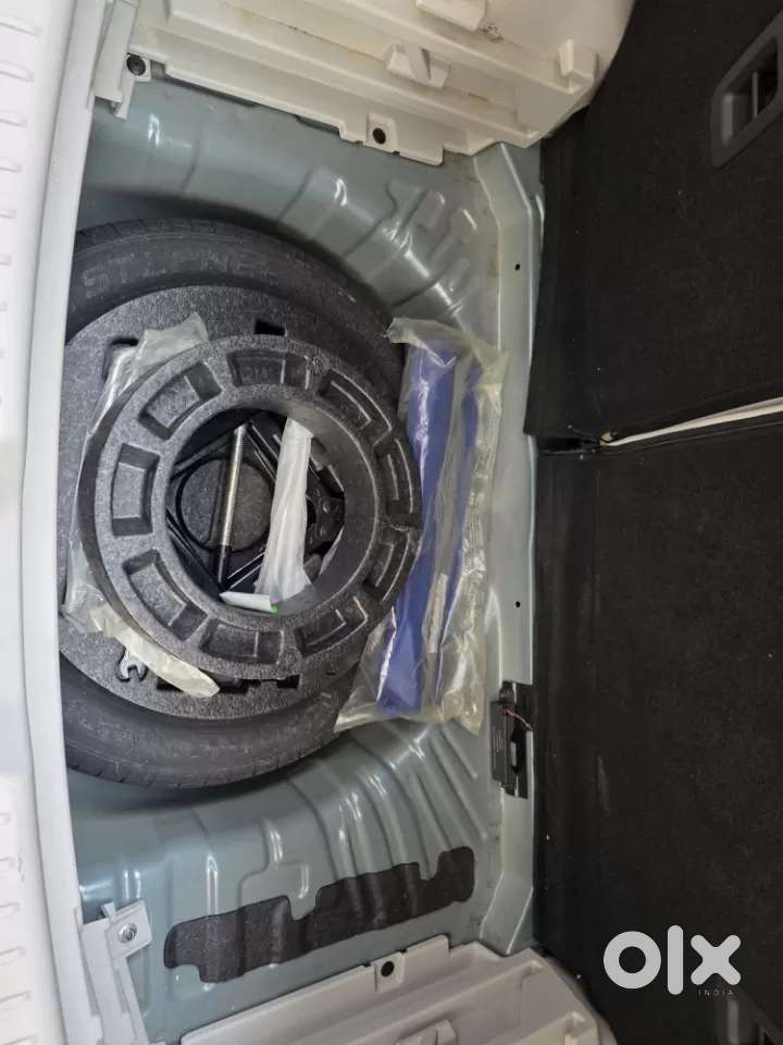 Mahindra Xuv300 W8 (o) 1.5 Diesel Amt, 2022, Diesel