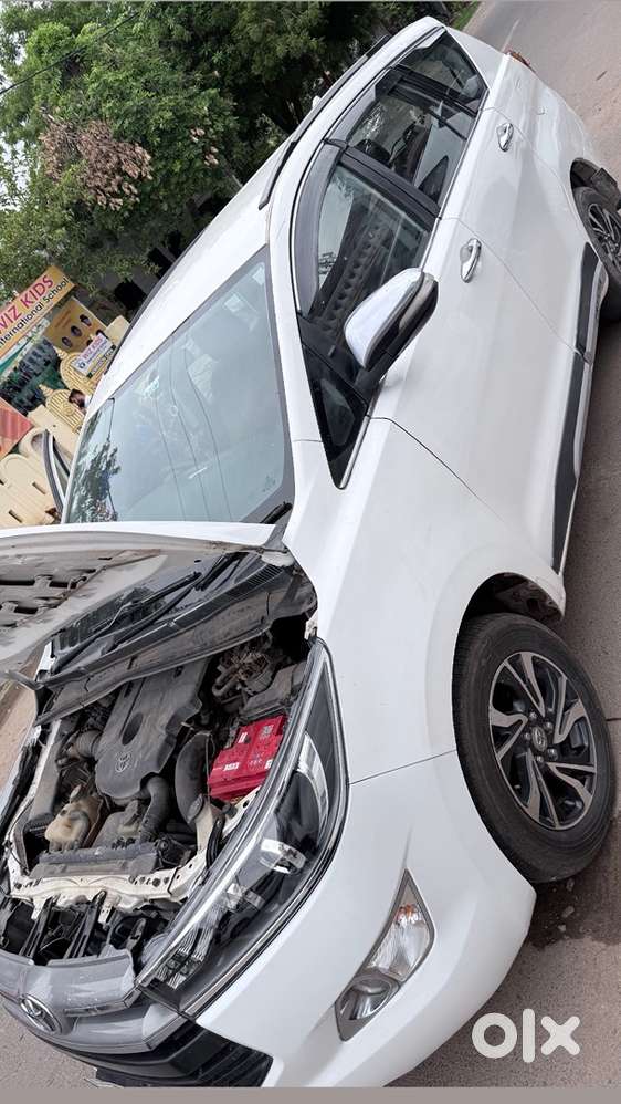 Toyota Innova Crysta 2016