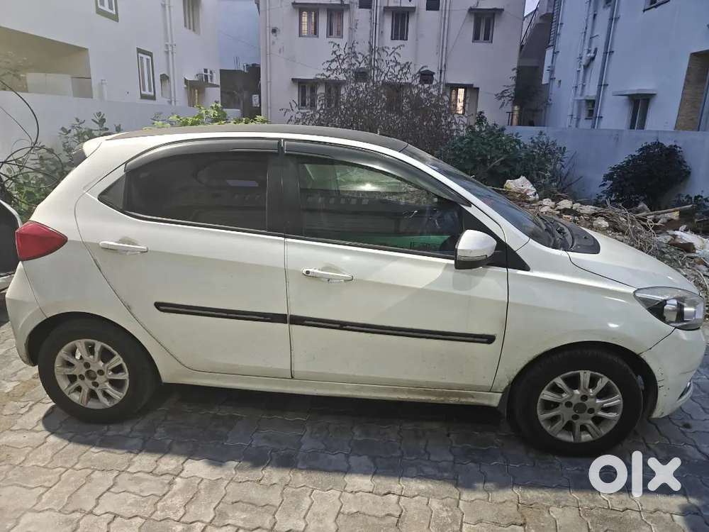 Tata Tiago Petrol Amt 2017