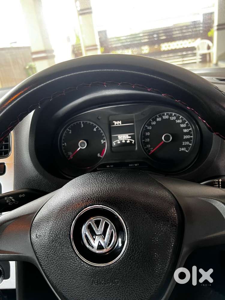 Volkswagen Polo 1.5 Tdi – 2015  Carbon Grey Metallic