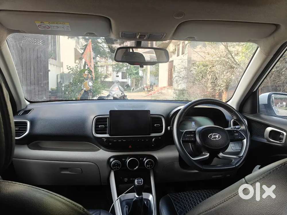 Hyundai Venue Petrol 2022